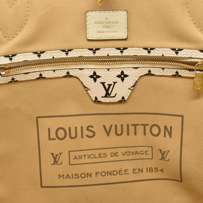 Louis Vuitton Monogram Giant Neverfull MM Kaki with Pouch AR2169