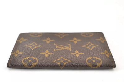 PRE-ORDER Louis Vuitton  Monogram Passport Cover NM 8905FA