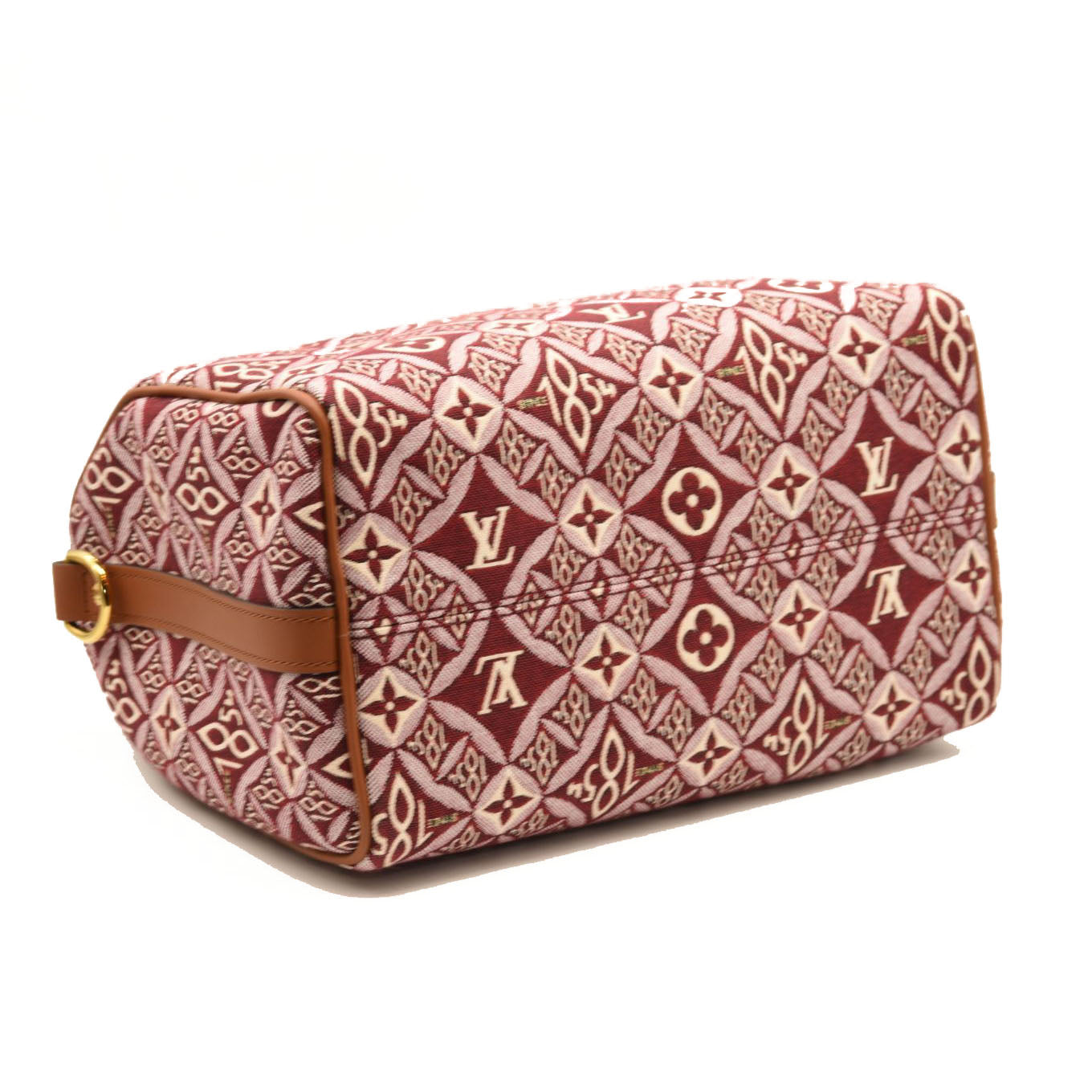 Products by Louis Vuitton: Toiletry Bag 25  Bags, Louis vuitton, Louis  vuitton luggage