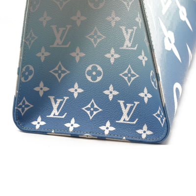 LOUIS VUITTON Monogram Giant By The Pool Hawaii Onthego GM Light