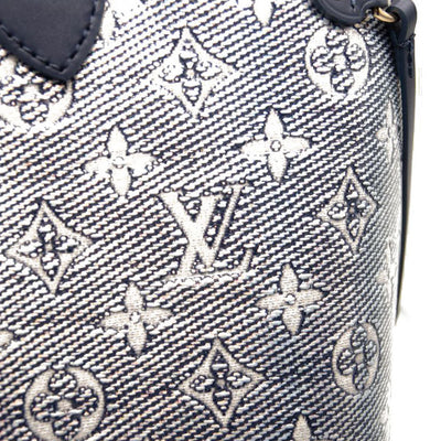 Louis Vuitton, Bags, Louis Vuitton Monoglam Neverfull Mm Bag Monogram  Tote Lv Holographic Handbag