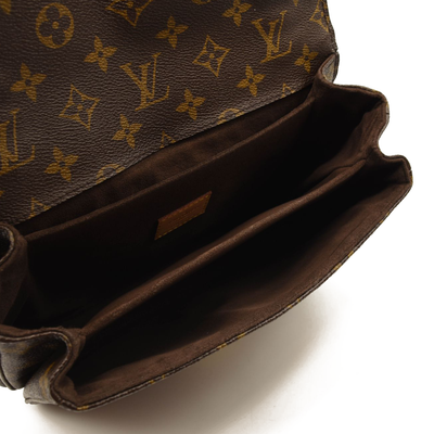 LOUIS VUITTON Monogram Pochette Metis AR4107