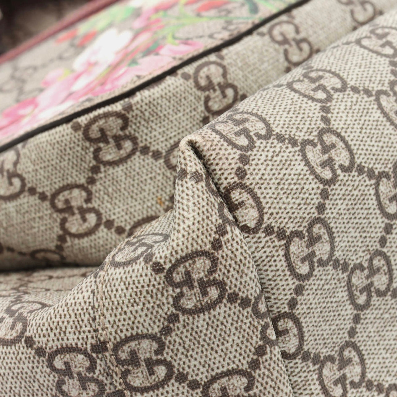 Gucci GG Supreme Monogram Blooms Medium Single Buckle Backpack Beige M -  MyDesignerly