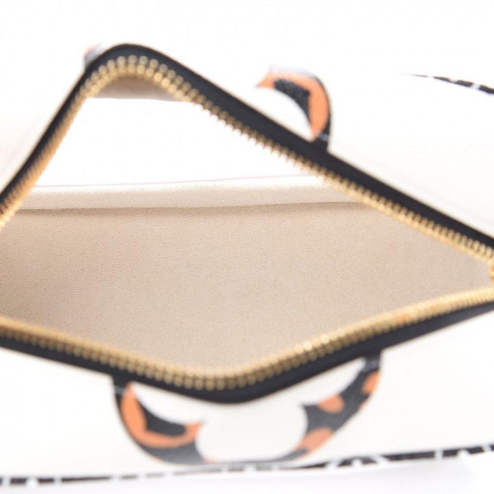 Louis Vuitton Beach Pouch Monogram Giant Jungle Ivory Beige Multicolor in  Coated Canvas/PVC with Gold-tone - GB