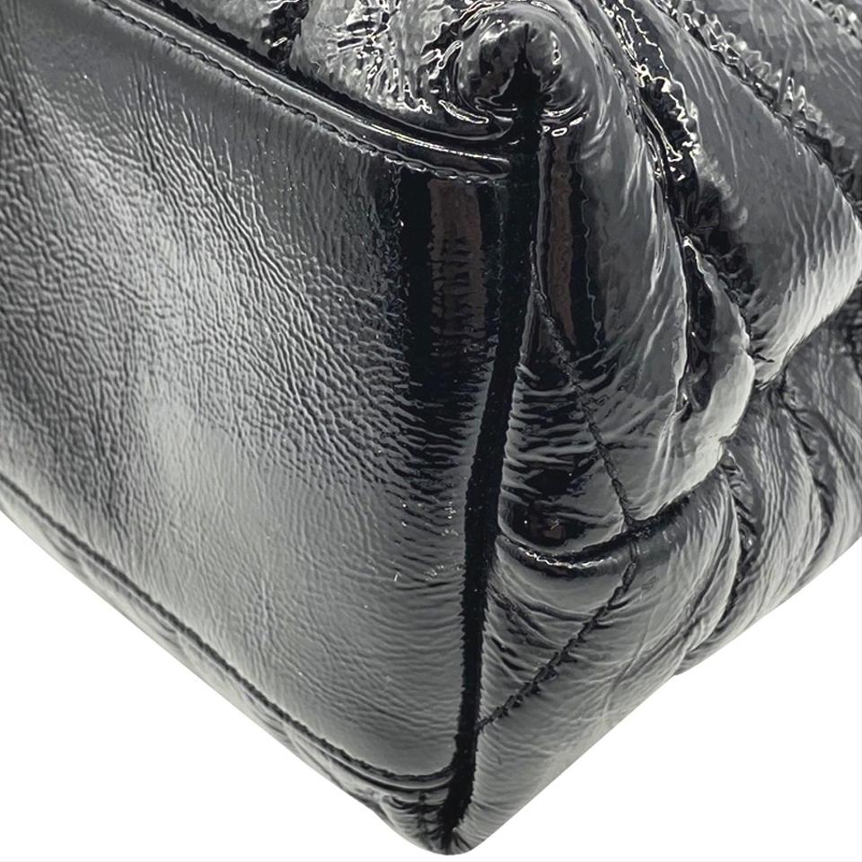 Saint Laurent Large Loulou Shoulder Bag - Black